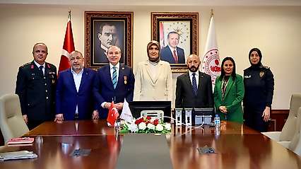 Onursal Başkan Seyithan Solmaz'dan İçişleri Bakan Yardımcısı Kübra Güran Yiğitbaşı'na Ziyaret