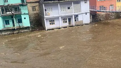 Siirt Baykan'da Sel Tehlikesi! Su Seviyesi Evlere Ulaştı