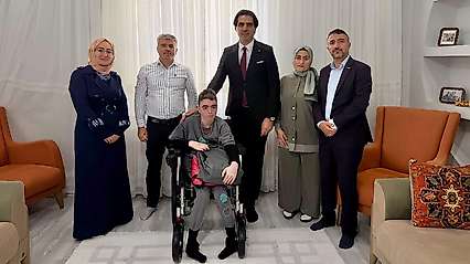 Siirt İl Milli Eğitim Müdürü İlhan Saz'dan Evde Eğitim Gören Öğrenciye Ziyaret