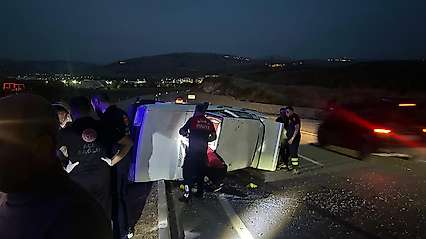Siirt Kezer Kavşağı'nda Otomobil Takla Attı: 2 Yaralı