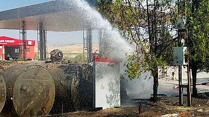 Siirt Kurtalan'da Akaryakıt İstasyonunda Çıkan Yangın Büyümeden Söndürüldü