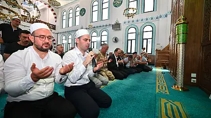 Siirt'te 15 Temmuz Şehitleri İçin Mevlid-i Şerif ve Dua Programı Düzenlendi