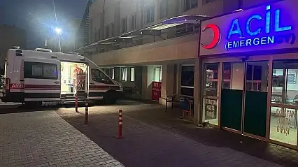Siirt'te 16 Yaşındaki Genç Bıçaklandı: Yoğun Bakımda Yaşam Mücadelesi Veriyor