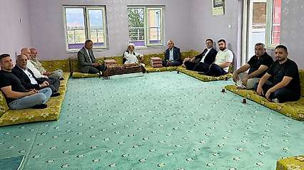 Siirt'te AK Parti Heyetinden Seyda Molla Kudbettin Zeren'e Ziyaret