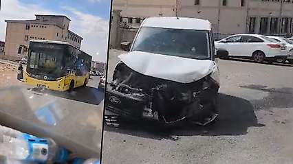 Siirt'te Belediye Otobüsü İle Hafif Ticari Araç Çarpıştı