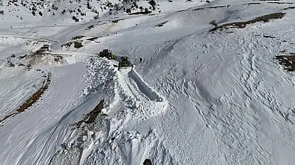 Siirt'te bütün köy yolları kar nedeniyle ulaşıma kapandı