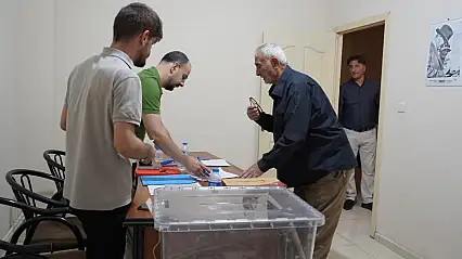 Siirt'te CHP Merkez İlçe Başkanlığı Seçimi Tamamlandı! Yeni Başkan Celalettin Akınay Oldu