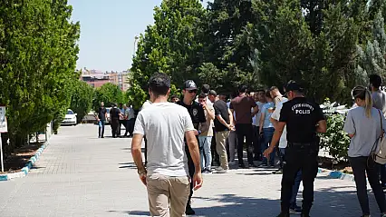 Siirt'te DEDAŞ'ın Kestiği Cezalara Köylülerden Tepki, Köylüler DEDAŞ'ın Kapısına Dayandı