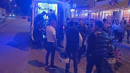 Siirt'te Motosiklet Park Halindeki Otomobile Çarptı: 1 Yaralı