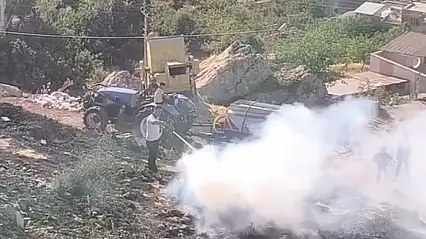 Siirt'te Otluk Alanda Çıkan Yangın Köylülerin Tankerlerle Müdahalesiyle Söndürüldü