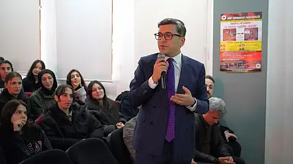 Siirt'Te Savcılardan Öğrencilere İnternet Ve Sosyal Medya Uyarısı: Bir Hata Hayatınızı Karartabilir