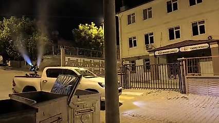 Siirt'te Sinek, Haşere ve Kenelere Karşı İlaçlama Çalışmaları Sürüyor
