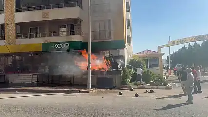 Siirt'te Tarım Kredi Kooperatif Marketi Önünde Yangın Paniği