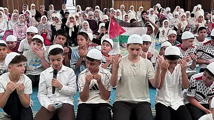 Siirt'te Yüzlerce Çocuk Camiye Yürüdü