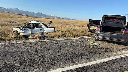 Siirtlilerin de Bulunduğu Araç Afyonkarahisar'da Kaza Yaptı: 4 Ölü, 4 Yaralı