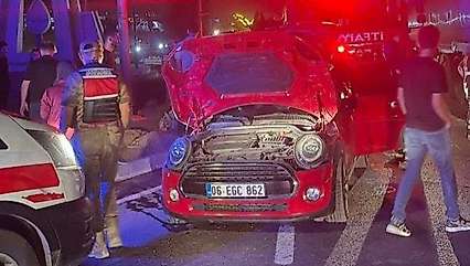 Batman-Siirt Yolunda İki Otomobil Çarpıştı: 3 Yaralı