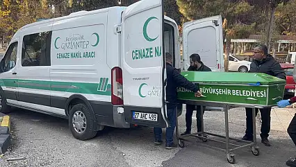 Boşandığı eşi tarafından öldürülen kadının cenazesi morga kaldırıldı