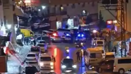 Düğün salonu önünde silahlı saldırıya uğrayan genç ağır yaralandı