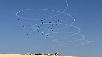 Suriye sınırında gökyüzünde şaşırtan manevra: Uçağın çizdiği daireler merak uyandırdı