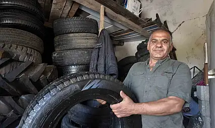 Siirt'te 15 yaşında başladı, 35 yıldır araç lastiği ile yatıp kalkıyor