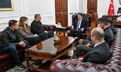 Adalet Bakanı Yılmaz Tunç, Rojin Kabaiş'in ailesiyle bir araya geldi