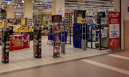 Dev perakende hamlesi: Türkiye'nin dev marketi ikiye bölünüp satılıyor