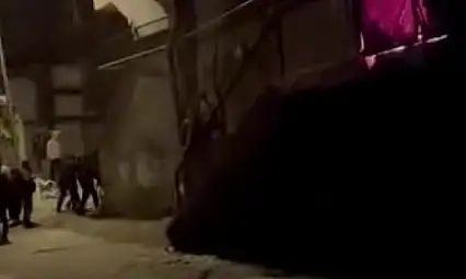 Diyarbakır'da ev yangını: 2 kişi dumandan etkilendi, feryatlar yürekleri dağladı