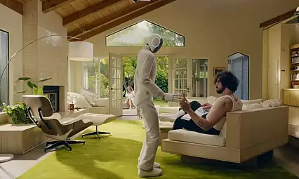 Evde İnsan Gibi Görev Yapabilen Robot NEO Tanıtıldı: Çamaşır Katlıyor, Rafları Düzenliyor, Kişisel Asistan Oluyor