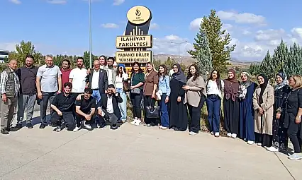 Ezidi ve Müslüman Genç Heyet Siirt Üniversitesi İlahiyat Fakültesini Ziyaret Etti