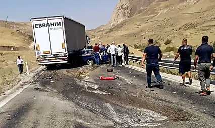 Hakkari-Van Yolunda Katliam Gibi Kaza: 4 Kişi Hayatını Kaybetti, 2 Kişi Yaralandı