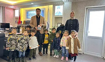 Siirt'te Kur'an Kursu öğrencileri harçlıklarından biriktirdiklerini Gazze'ye bağışladı