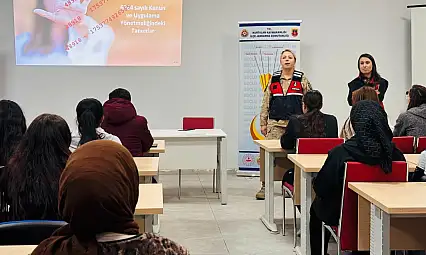 Kurtalan Kız Yurdunda 'Kadına Yönelik Şiddetle Mücadele' Semineri Düzenlendi