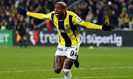 Menajeri İstanbul'a geldi: Talisca imzaya çok yakın