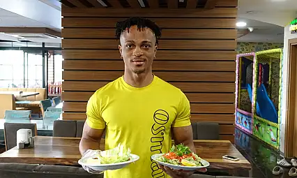 Nijerya'dan Siirt'e Uzanan Yolculuk! Çalışarak Okuyan Micheal'ın Hikâyesi