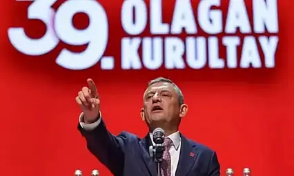 Özgür Özel yeniden CHP Genel Başkanı seçildi