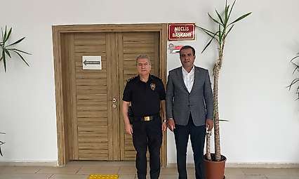 Siirt Emniyet Müdürü Mehmet Özdemir, Siirt İl Genel Meclis Başkanı Hasan Carlık'ı makamında ziyaret etti
