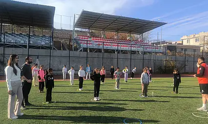 Siirt Eruh'ta ortaokul öğrencilerine yönelik 'Sporu Sevdirme Etkinliği' düzenlendi