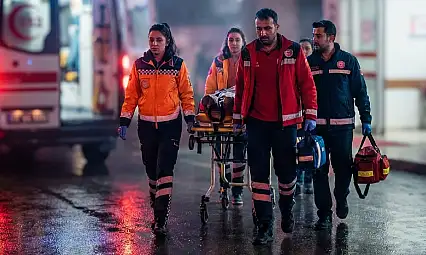 Siirt İl Sağlık Müdürü Hacıoğlu: 'Sağlık çalışanlarımızın özverili emeği toplum sağlığına değerli katkılar sunuyor'