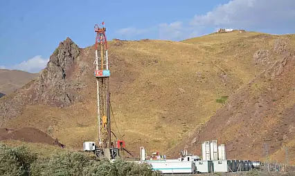 Siirt'in Kurtalan ilçesinde petrol arama çalışmaları başladı