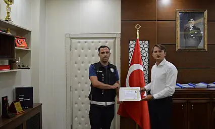 Siirt'in O İlçesinde Narkotik Polislerine Yapılan Çalışmalar Nedeniyle Başarı Belgesi Verildi