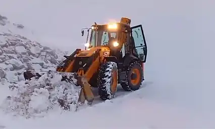 Siirt'in Yüksek Kesimlerinden Beklenen Kar Yağışı Başladı