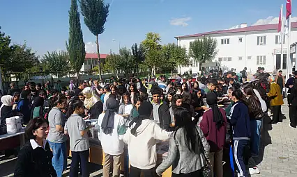 Siirt Milli Egemenlik Anadolu Lisesi'nden Gazze'ye Yardım Kermesi