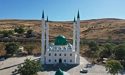 Siirt Pervari'de manevi bir durak: Cennetle Müjdelenen İlk Sahabelerden Abdurrahman b. Avf makamı