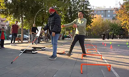 Siirt'te 3 Aralık kapsamında 'Empati Parkuru' kuruldu