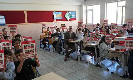 Siirt'te Beton Firmalarından 1.120 Öğrenciye 3 Bin 360 Kitap Desteği