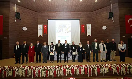 Siirt'te 'Bilimin Işığında Aile' Temalı Uluslararası Sempozyum Düzenlendi