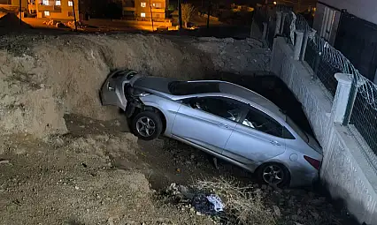 Siirt'te Cenazeye Giderken Şarampole Uçtu! Hastane Görevlisi Ucuz Kurtuldu