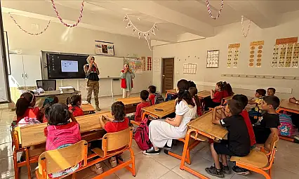 Siirt'te Jandarma'dan Öğrencilere 'Güvenli Yaşam' Eğitimi