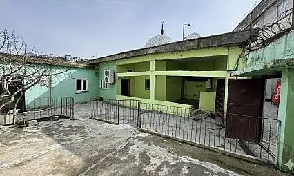 Siirt'te Kadın Şeyh El Huriye'nin adını taşıyan cami bu halde olmamalı