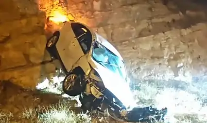 Siirt'te Kayganlaşan Yolda Kontrolden Çıkan Otomobil Devrildi: 1 Yaralı